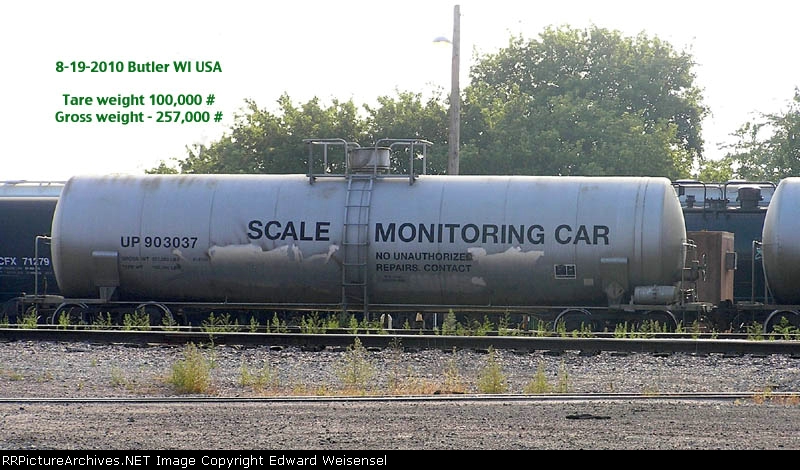 Scales can't get away with anything! Get your thumb off there!